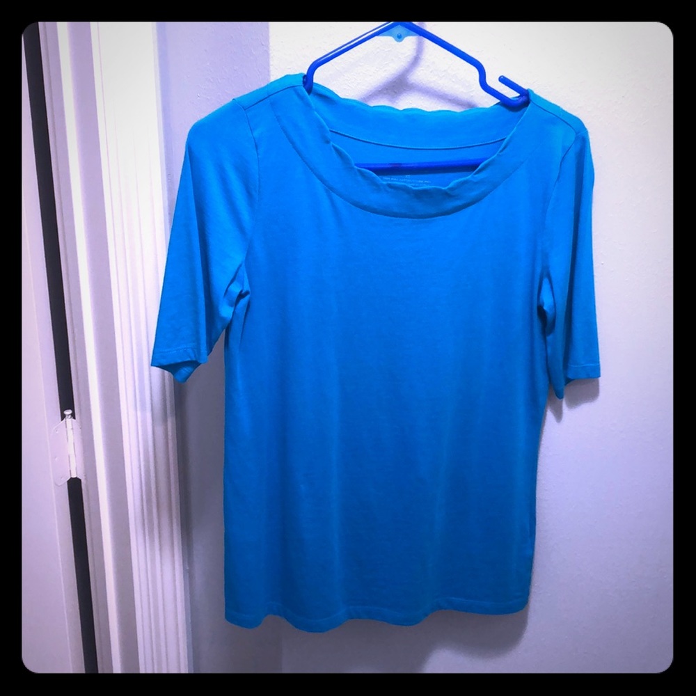 Cute light blue short sleeve top